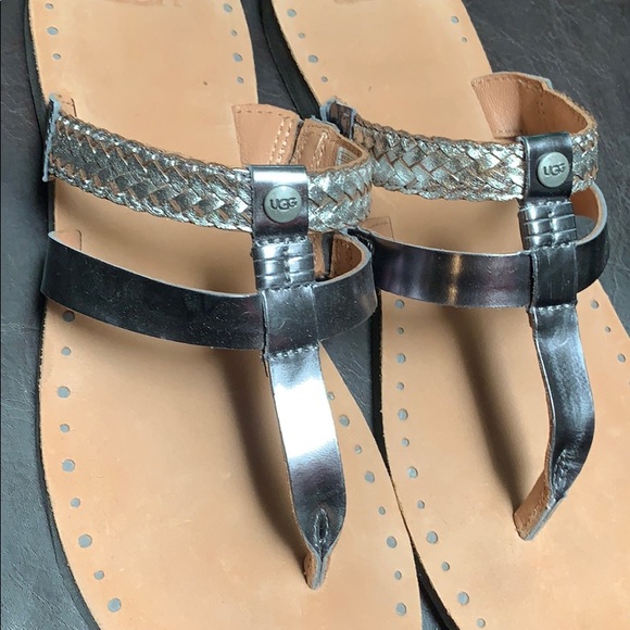 UGG - Picture 2 of 4